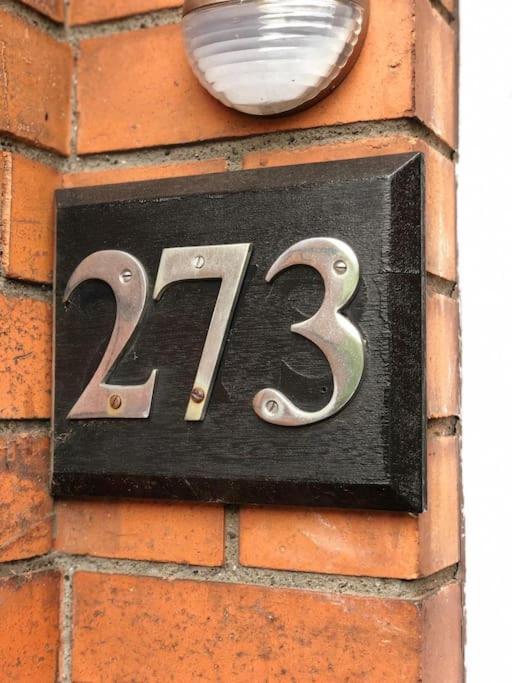 בלפסט Cosy Two Bed Terraced House 7Min Drive From City מראה חיצוני תמונה