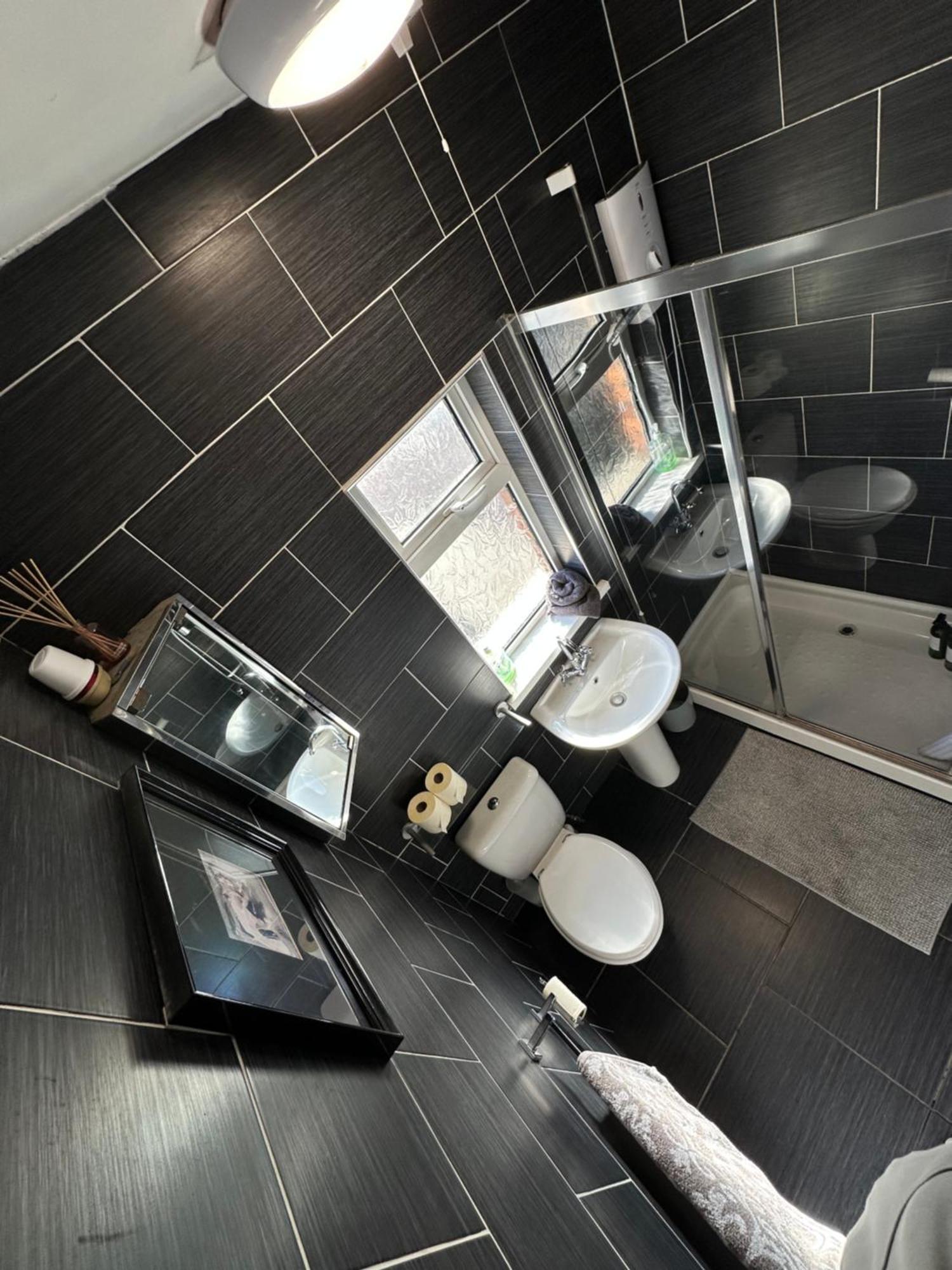 בלפסט Cosy Two Bed Terraced House 7Min Drive From City מראה חיצוני תמונה